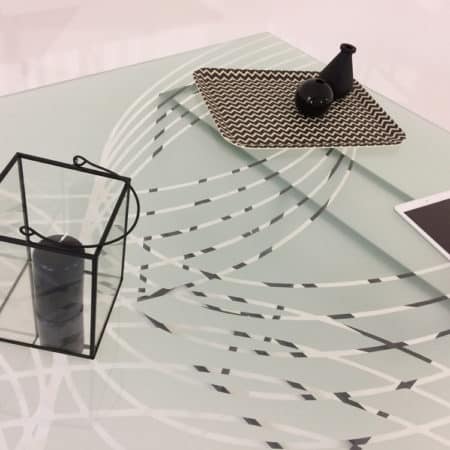Fabricant de meuble sur-mesure en verre trempé, bois et métal