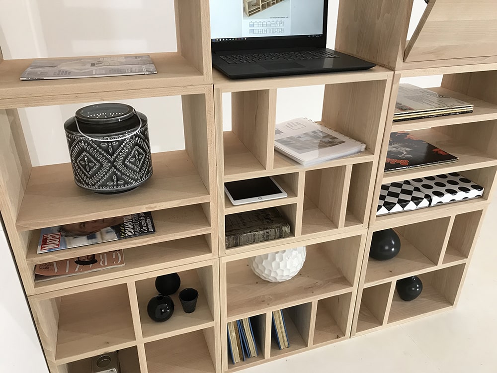 Bibliothèque modulable composée de différents modules personnalisables