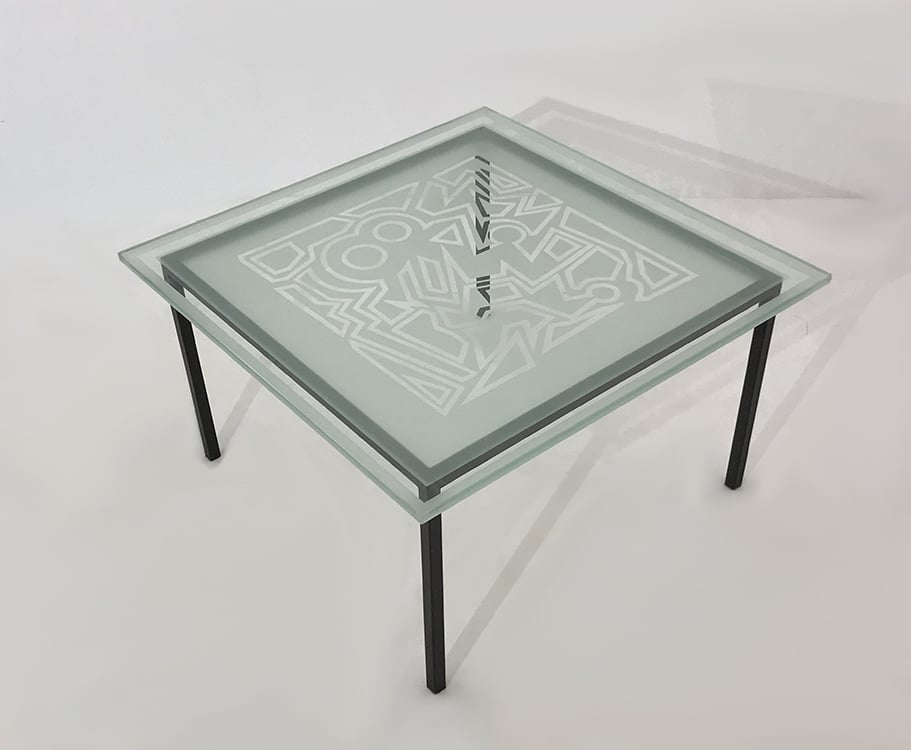 table basse en verre trempé et sablé avec motifs