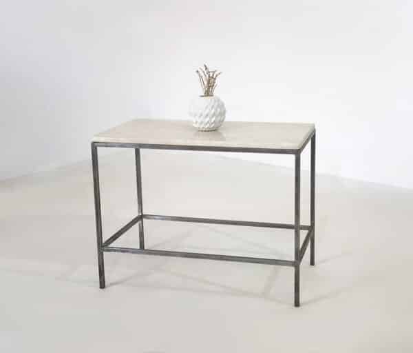 table console basse en marbre et métal brut