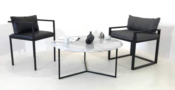 table basse ronde en marbre blanc avec pied tripode à 3 branches