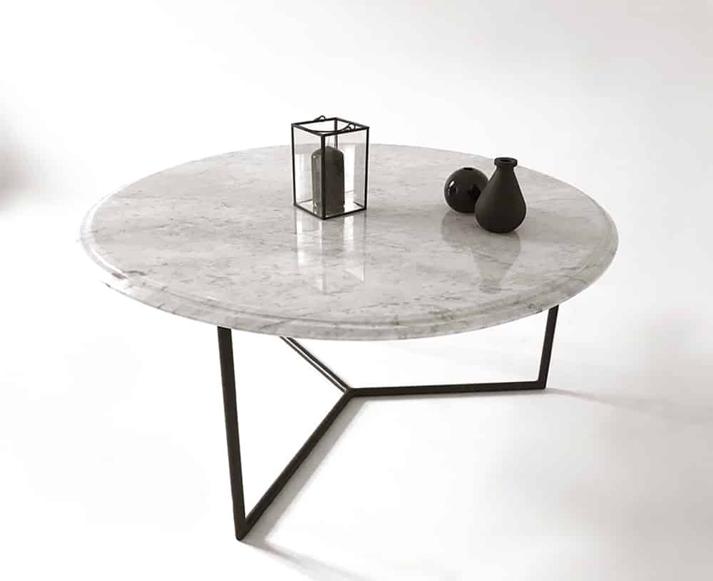 table de salon ronde en marbre et métal noir