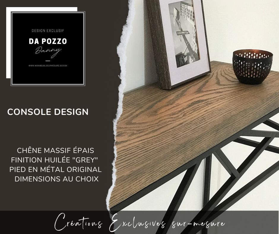 console avec plateau bois de chêne massif et pied en métal noir au design original formé de lignes entrecroisées. Design original by Danny Da Pozzo.
