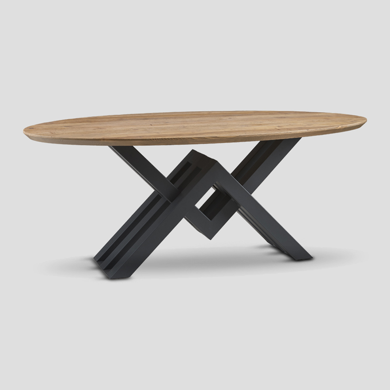 Table à manger ovale avec plateau en bois ancien et pied en métal au design original