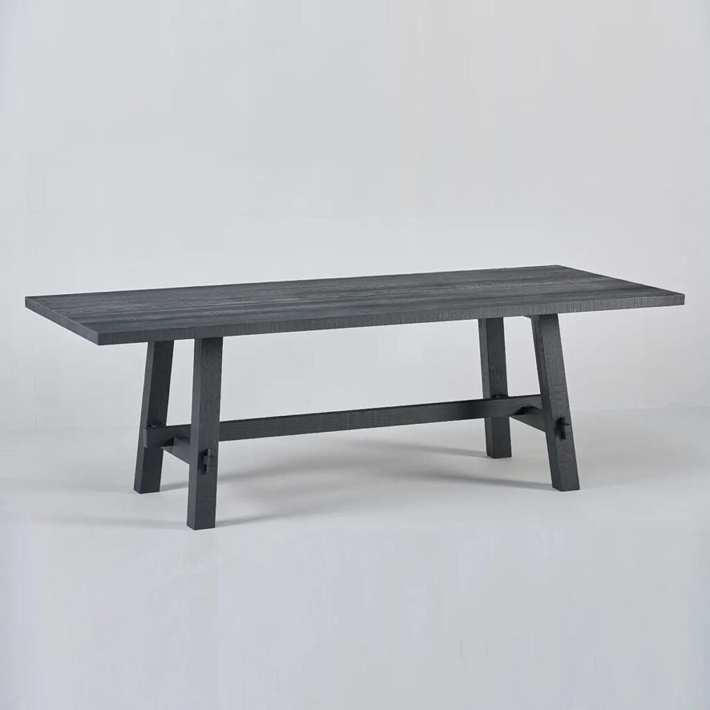 Table à manger en bois personnalisable, pieds inclinés et plateau de couleur gris anthracite