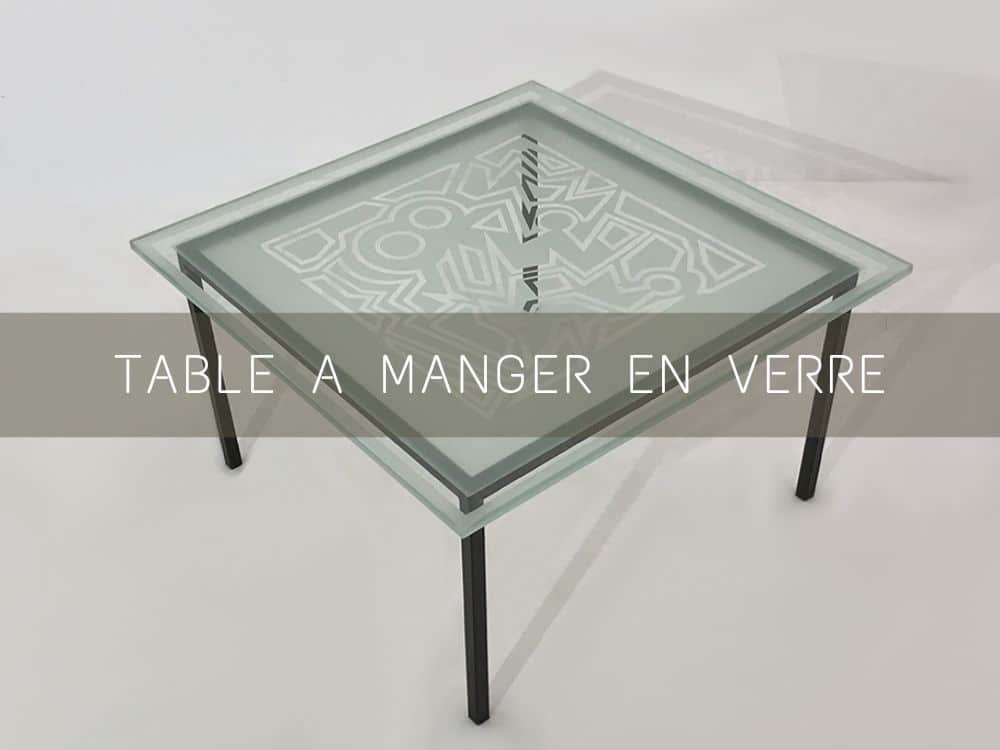 Rubrique des tables à manger en verre trempé design.