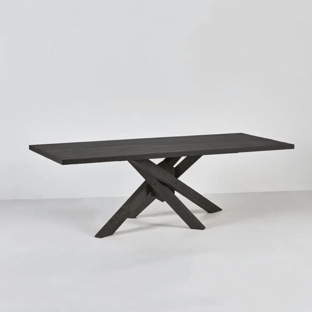 table à manger haut de gamme, en bois massif, pieds croisés design original, finition Dark Titanium.