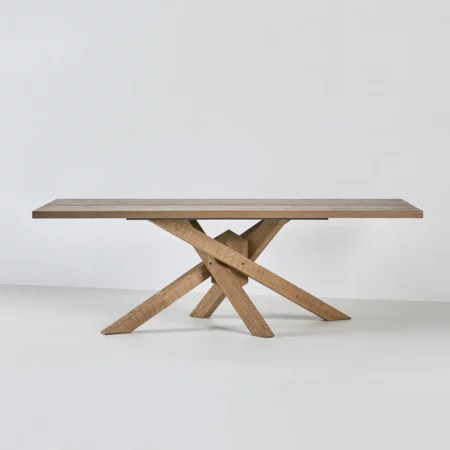 table à manger haut de gamme, en bois massif, pieds croisés design original, finition Old Pine.